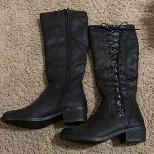 Size 9 black boots